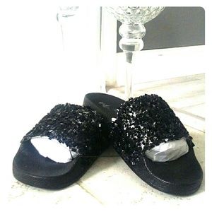 Womens Black Bling Indoor/Outdoor Saddle Slippers